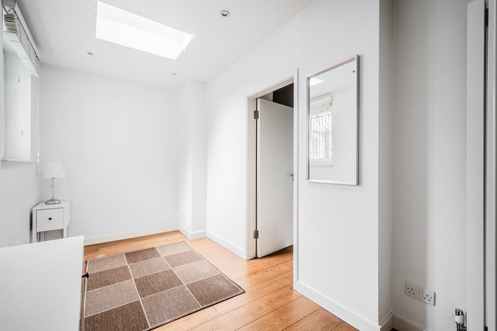 House Kings Avenue in Greater London