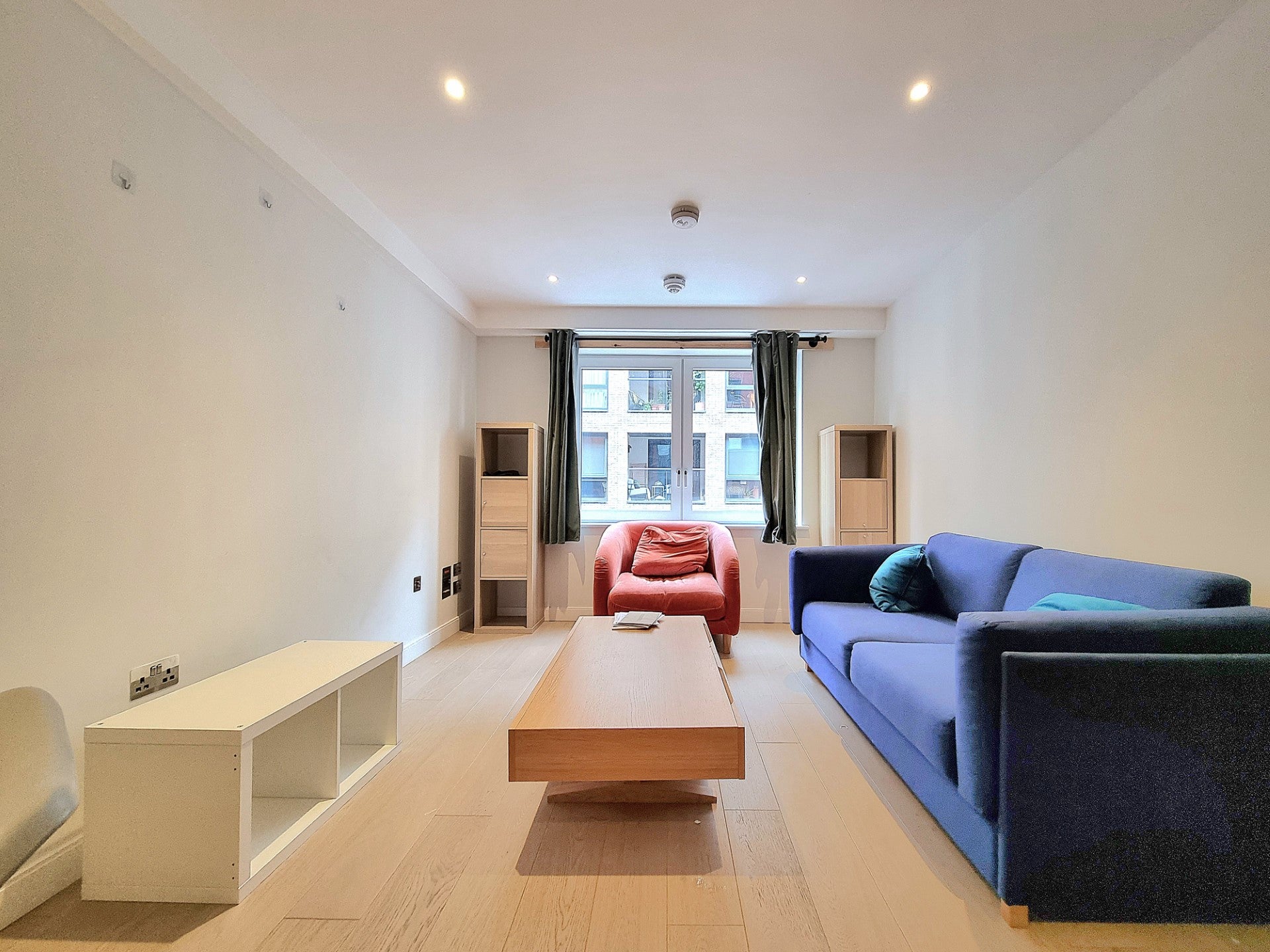 Flat Kingsland Road in Greater London