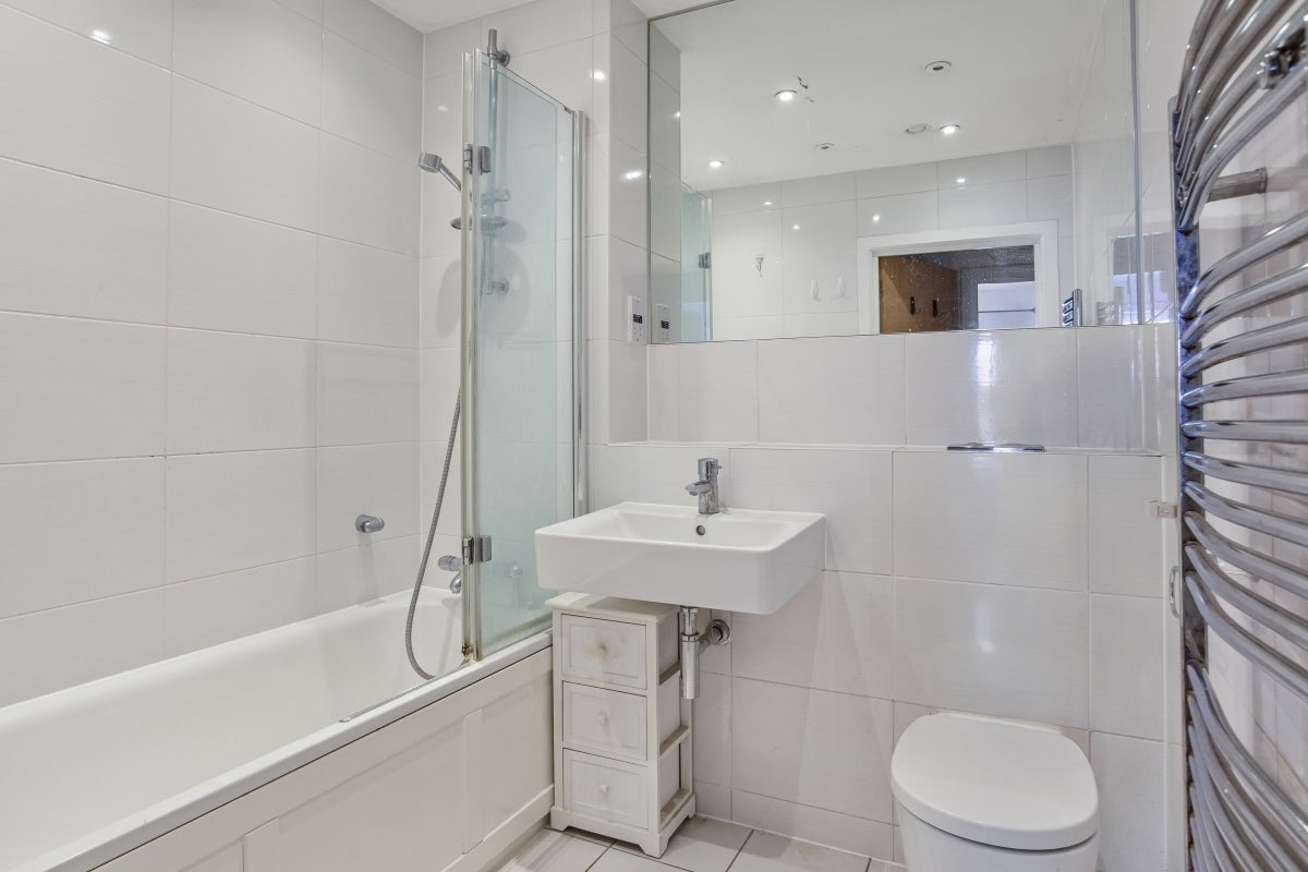 Flat Charrington Place in St Albans