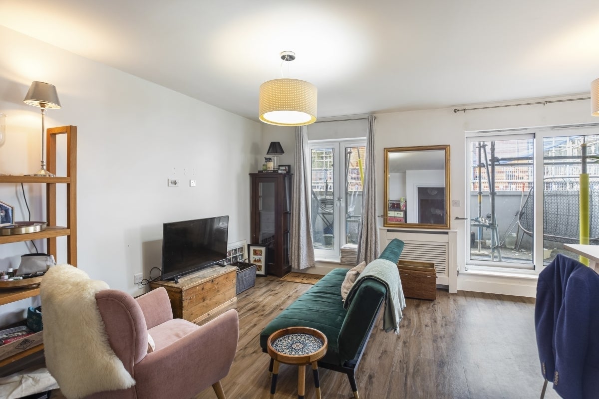 Flat Charrington Place in St Albans
