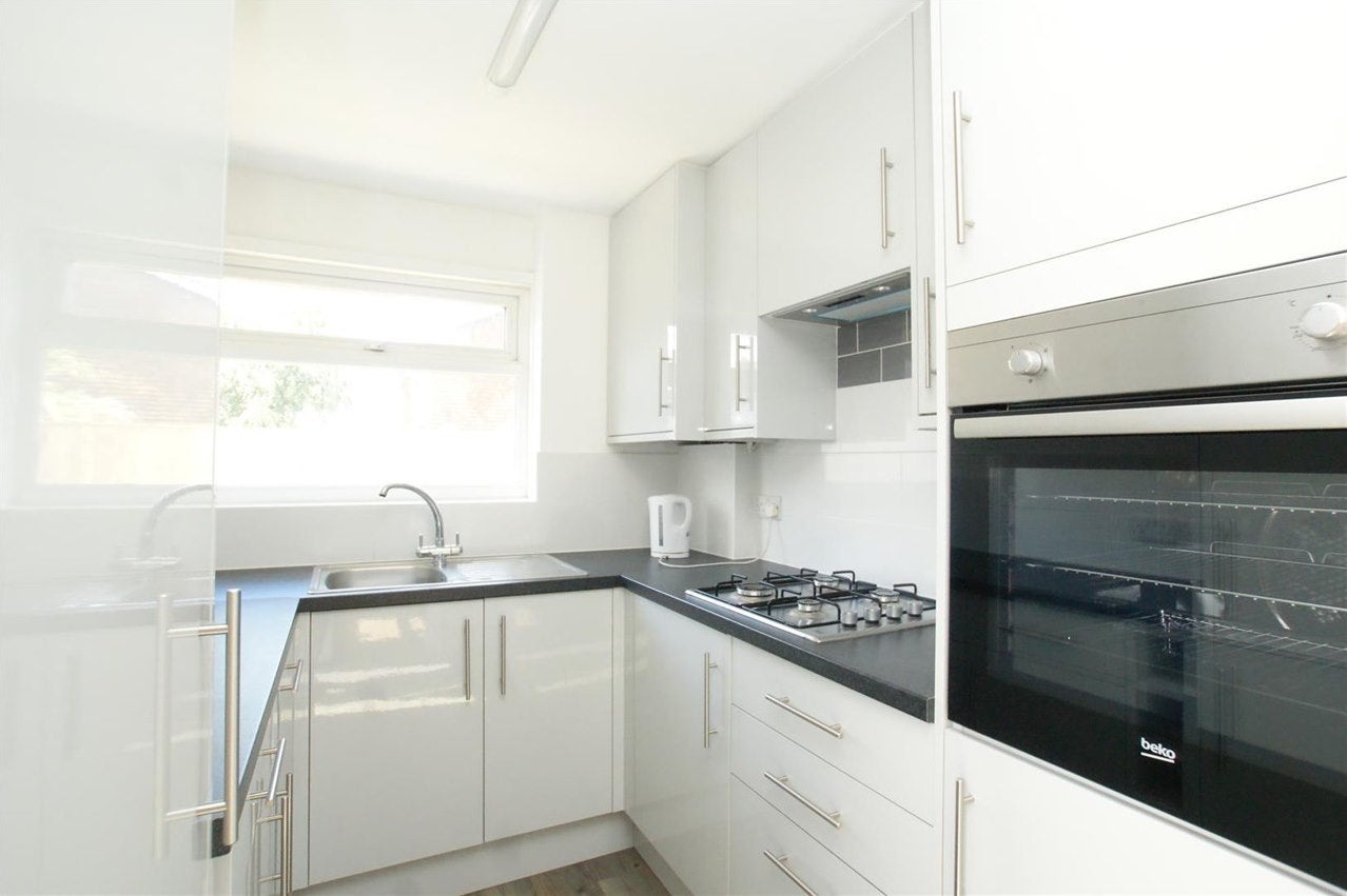 House Molesey Road in Elmbridge