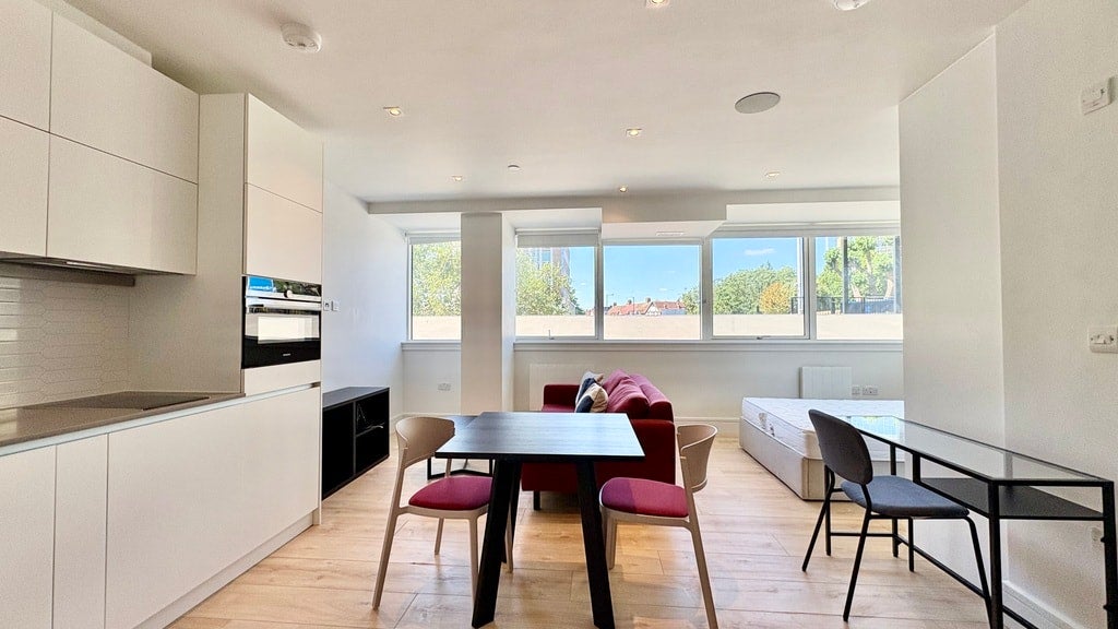 Flat Humphry Repton Lane in Greater London