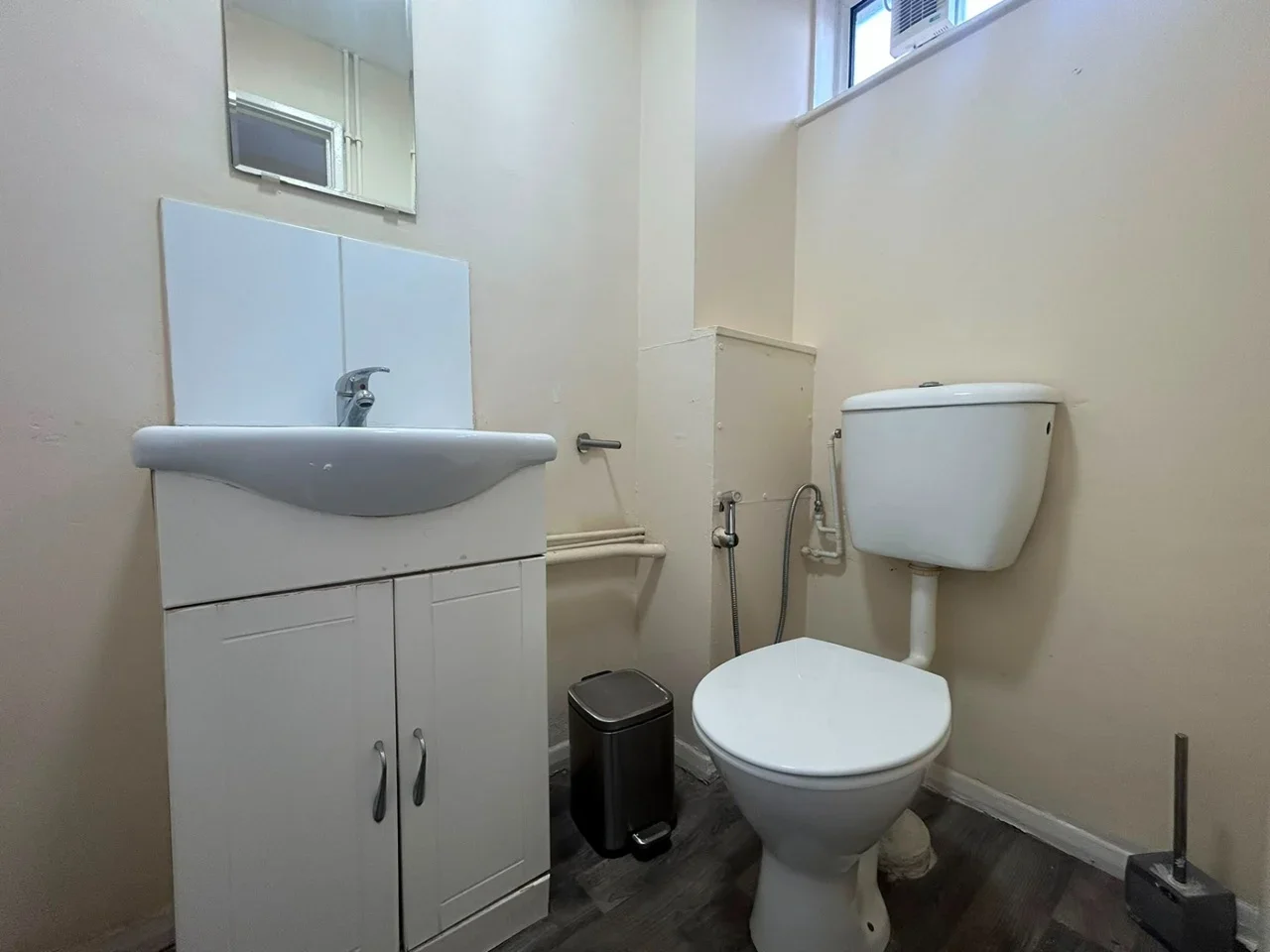 House Ferraro Close in Greater London