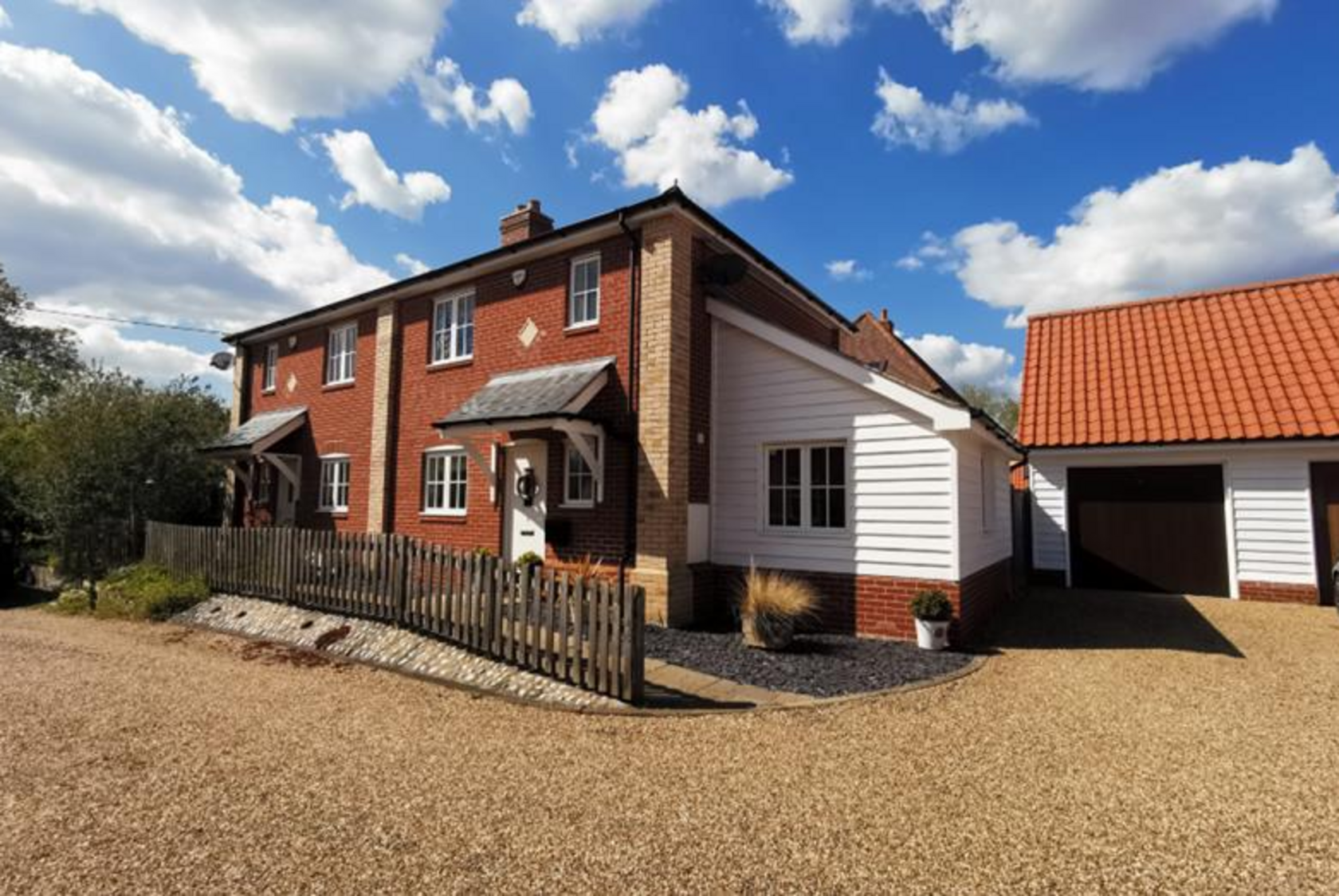 House Cherry Tree Close in Mid Suffolk