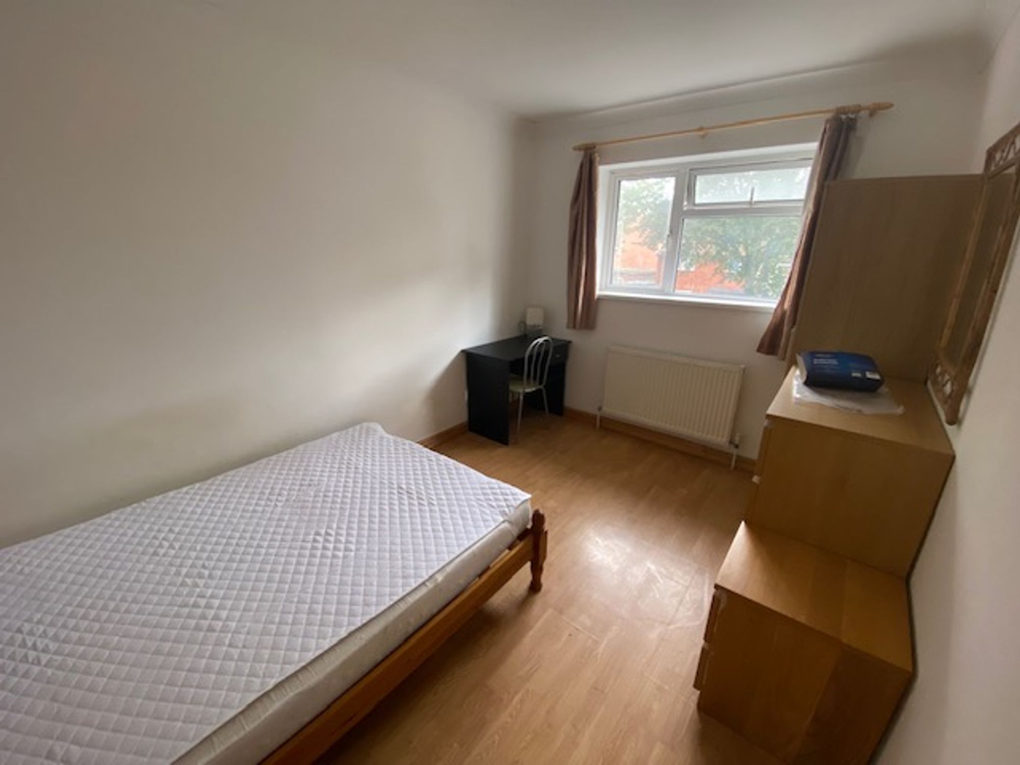 Room Templeton Avenue in Cardiff