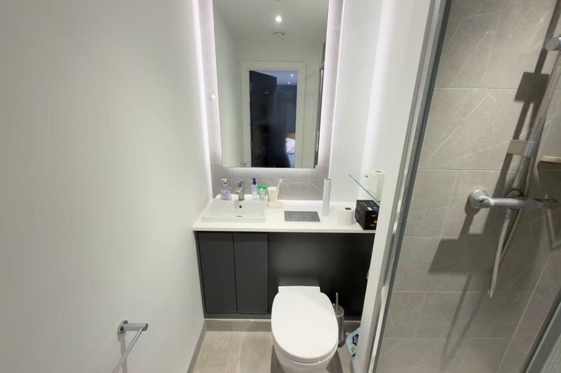 Room Drury Lane in City of Westminster