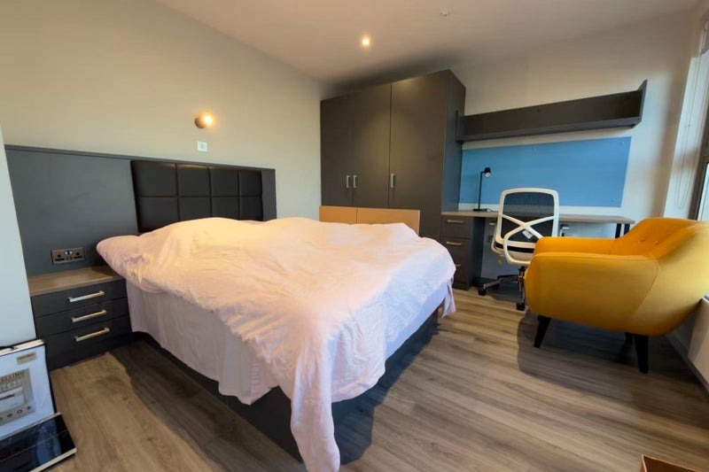Room Drury Lane in City of Westminster