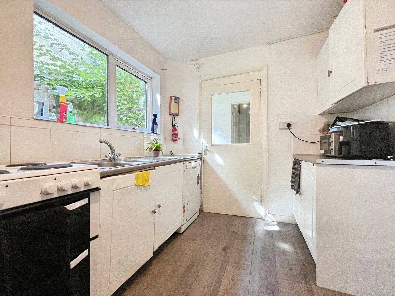Room Larchwood Drive in Borough of Runnymede