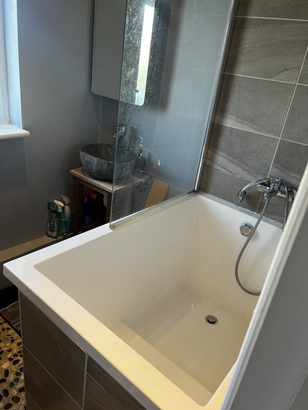 Room Rowan Road in Greater London
