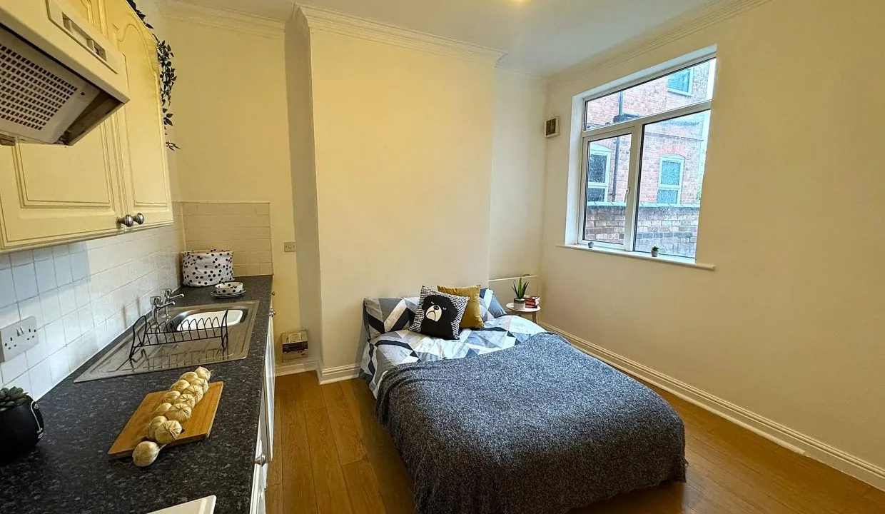 Room Aylestone Road in Leicester
