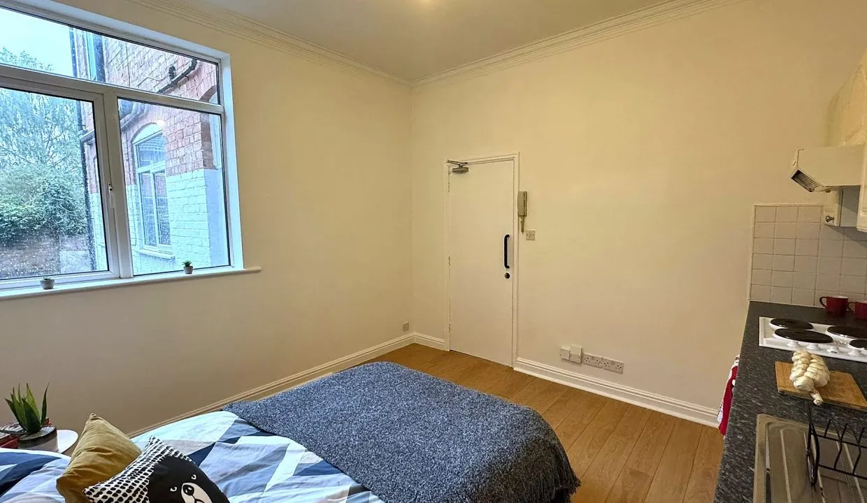 Room Aylestone Road in Leicester