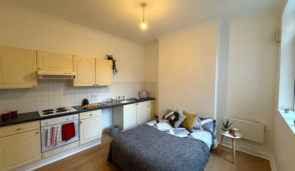 Room Aylestone Road in Leicester