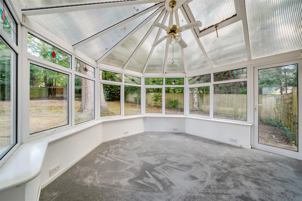 House Ardrossan Avenue in Surrey Heath