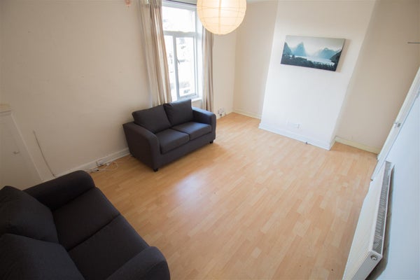 Flat Otley Road in Leeds