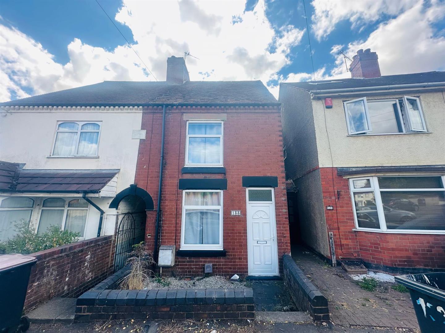 House Bucks Hill in Nuneaton and Bedworth