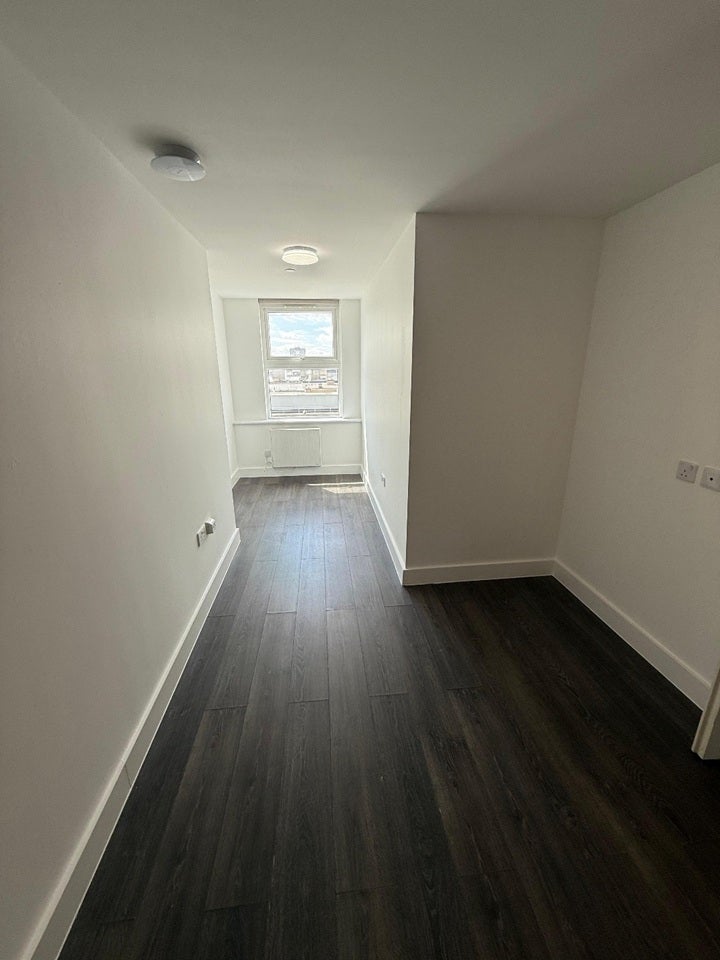 Flat Velizy Avenue in Harlow