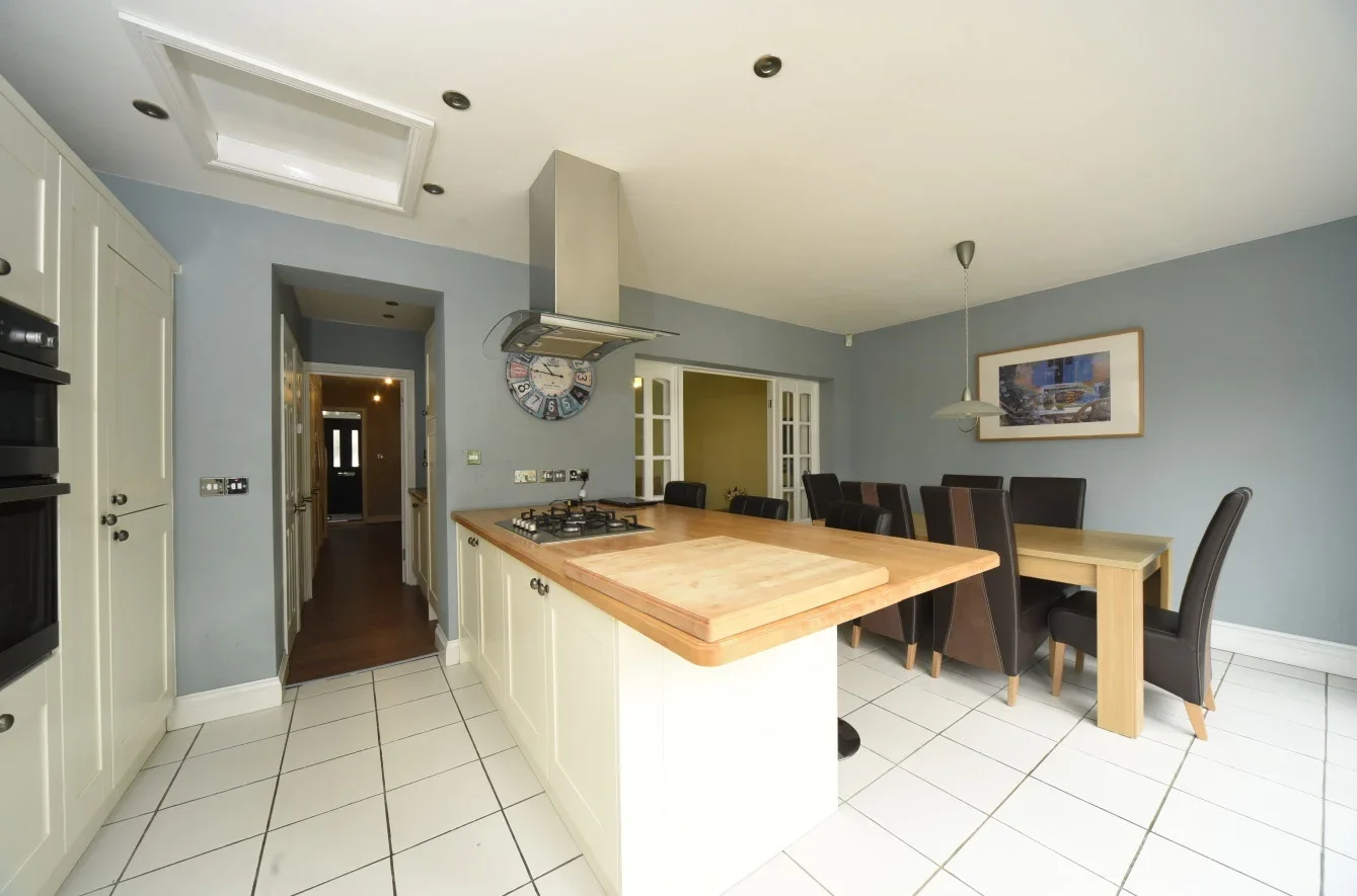 Room Cressex Close in High Wycombe