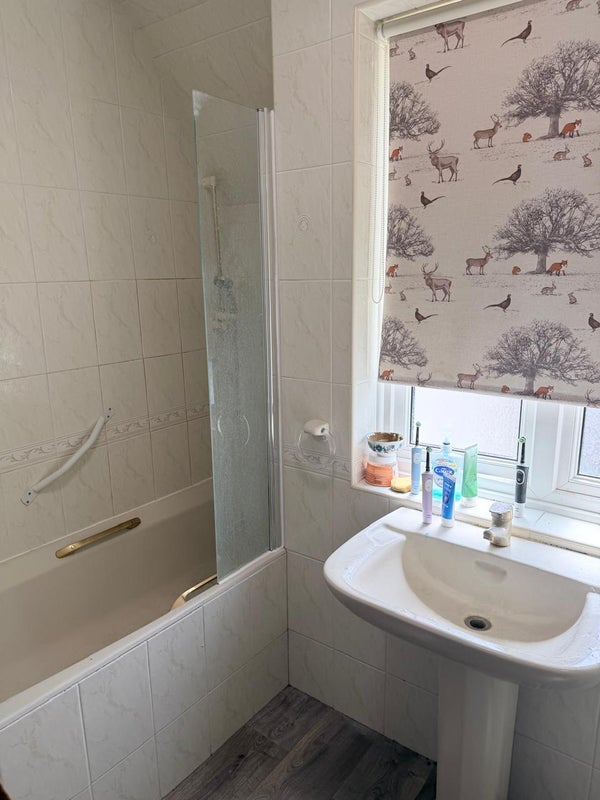 Room Eversley Way in Greater London