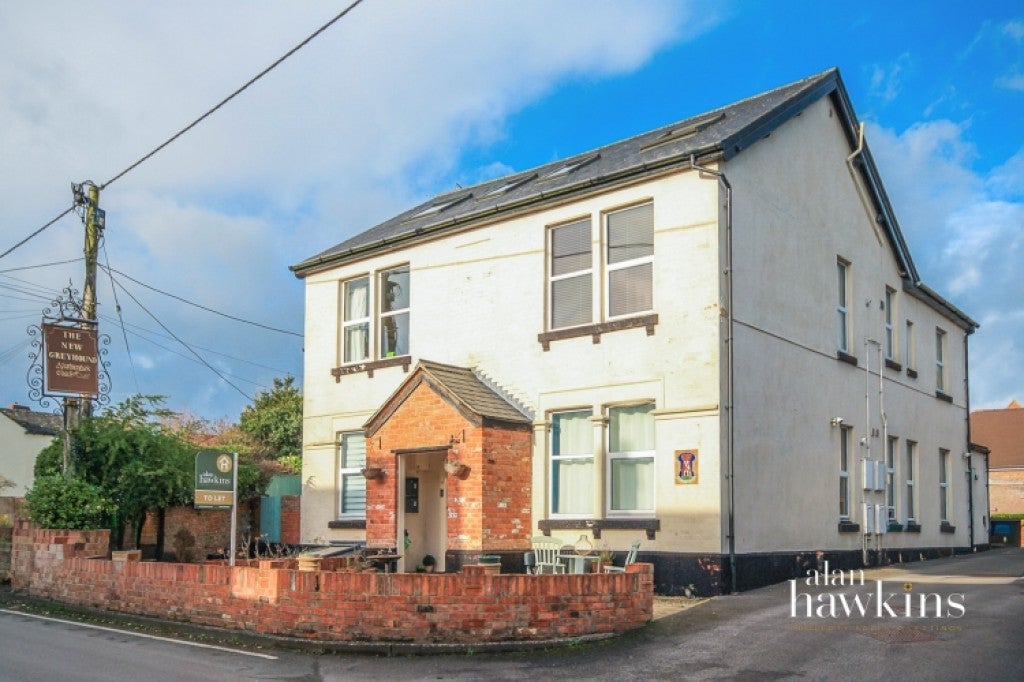 Flat Pavenhill in Purton
