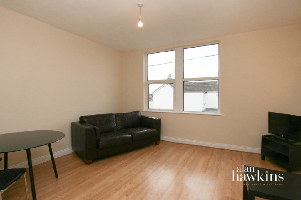Flat Pavenhill in Purton