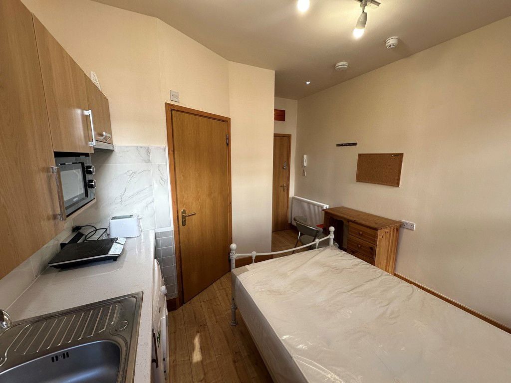 Room Priory Street in Coventry