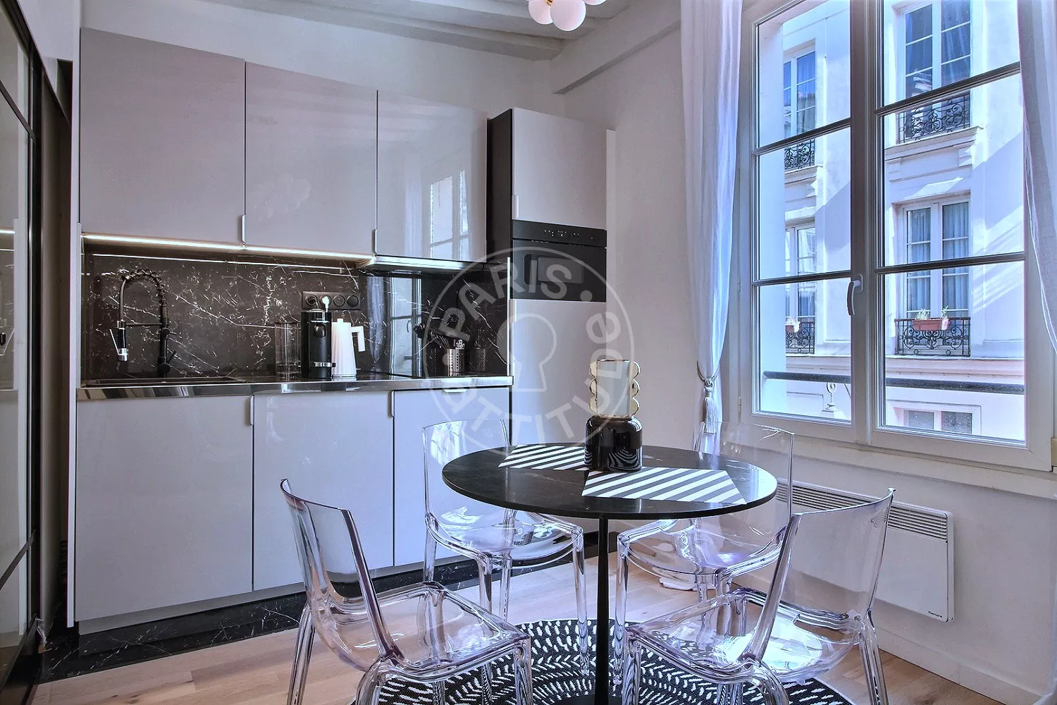 Flat Rue Sainte-Croix de la Bretonnerie in Paris