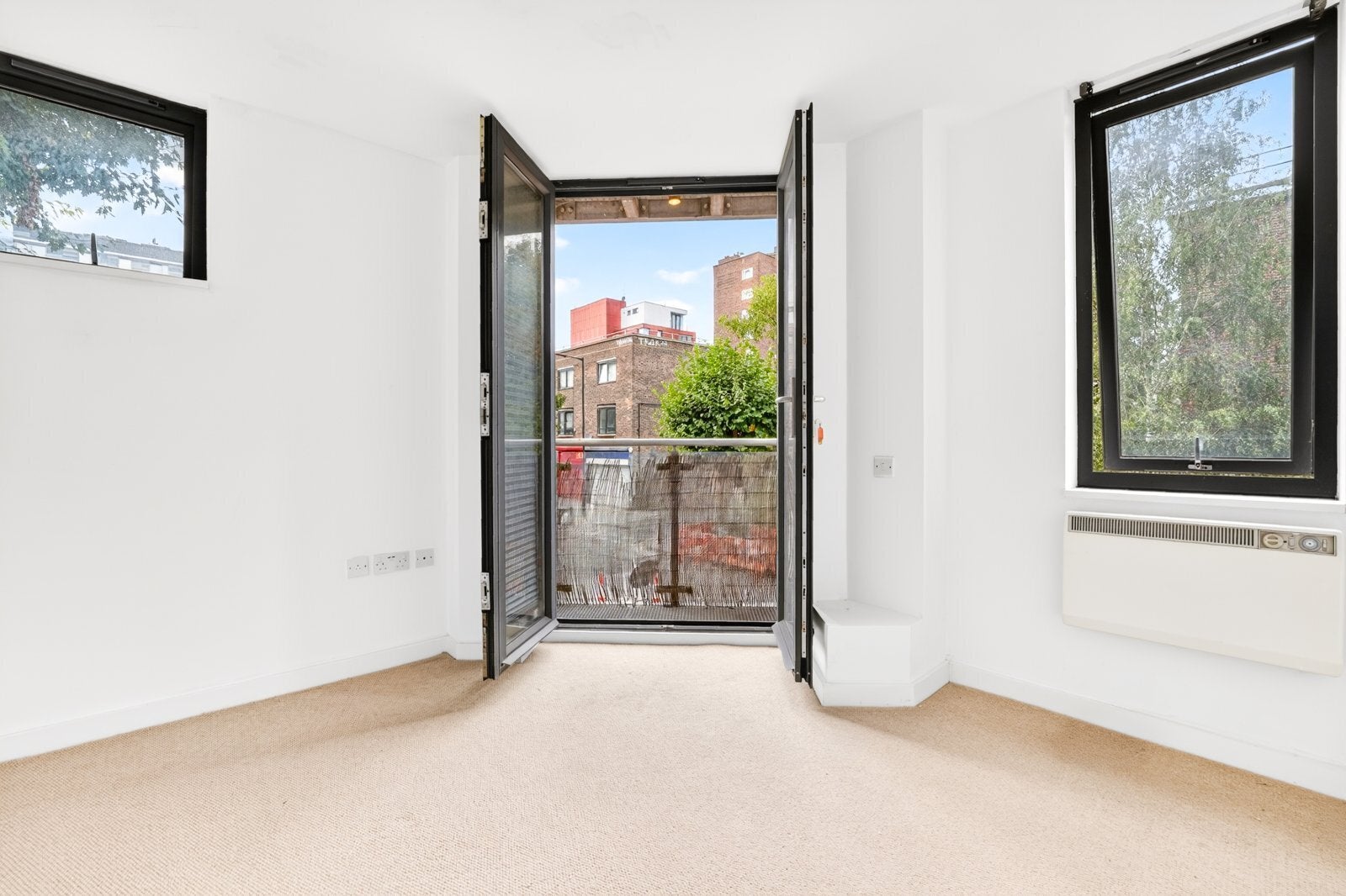 Flat Murray Grove in Greater London