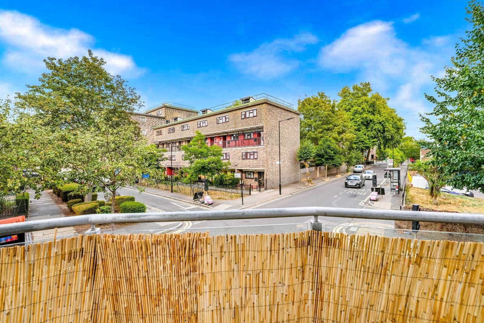 Flat Murray Grove in Greater London