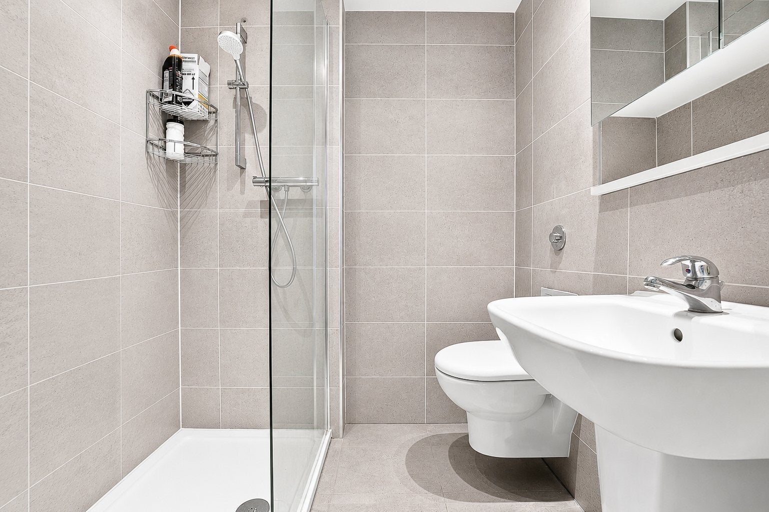 Flat Murray Grove in Greater London