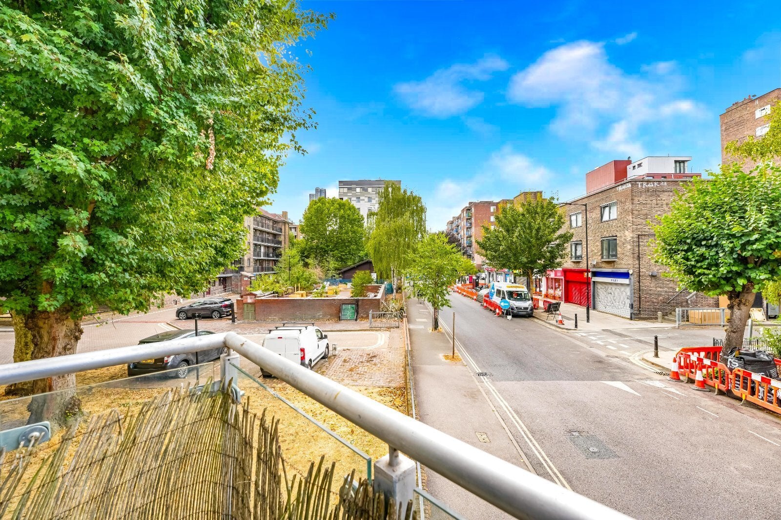 Flat Murray Grove in Greater London