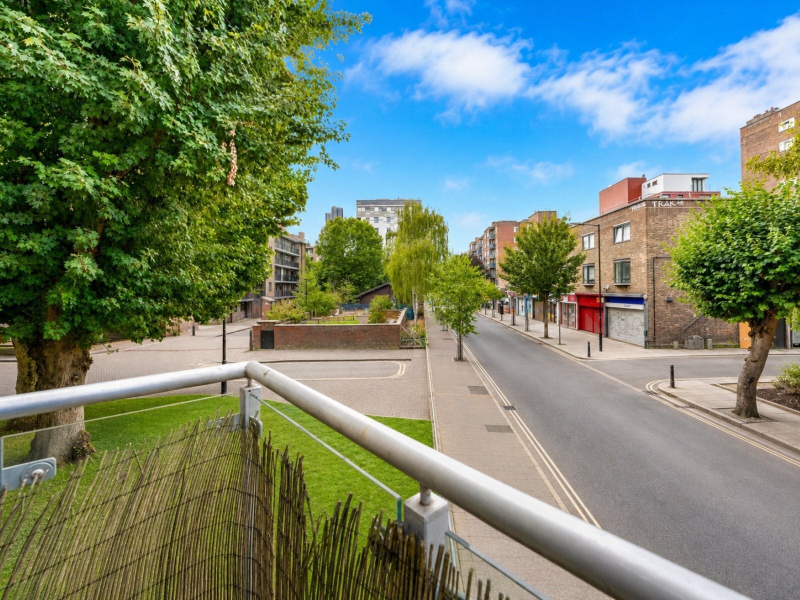 Flat Murray Grove in Greater London