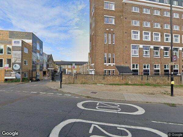 Flat Windmill Place in Greater London