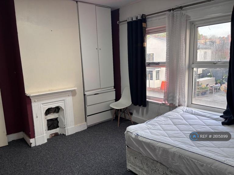 Room Liverpool Road in Reading