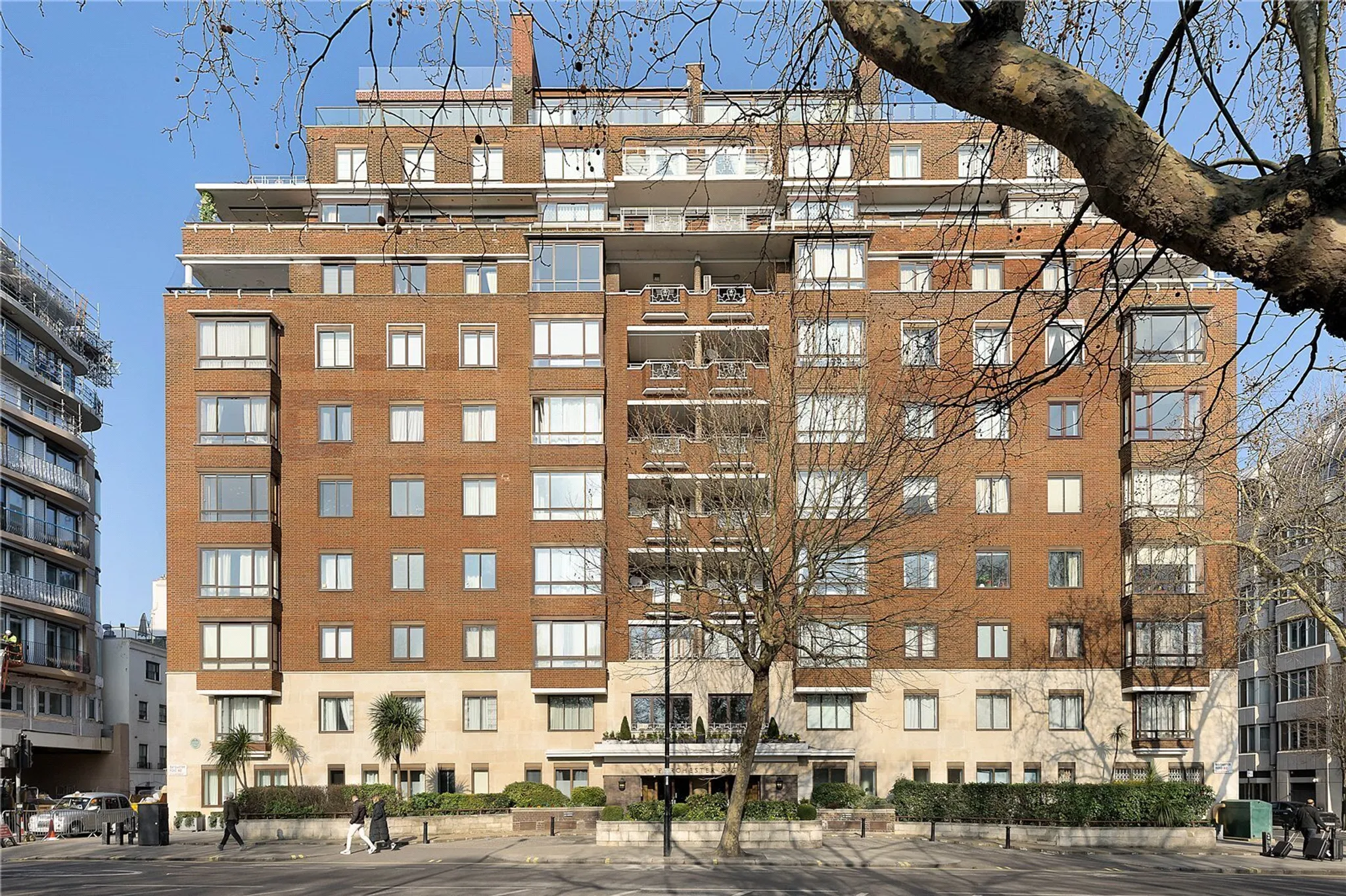 Flat Queensborough Terrace in City of Westminster