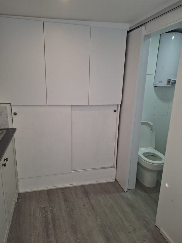 Flat Meopham Road in Greater London
