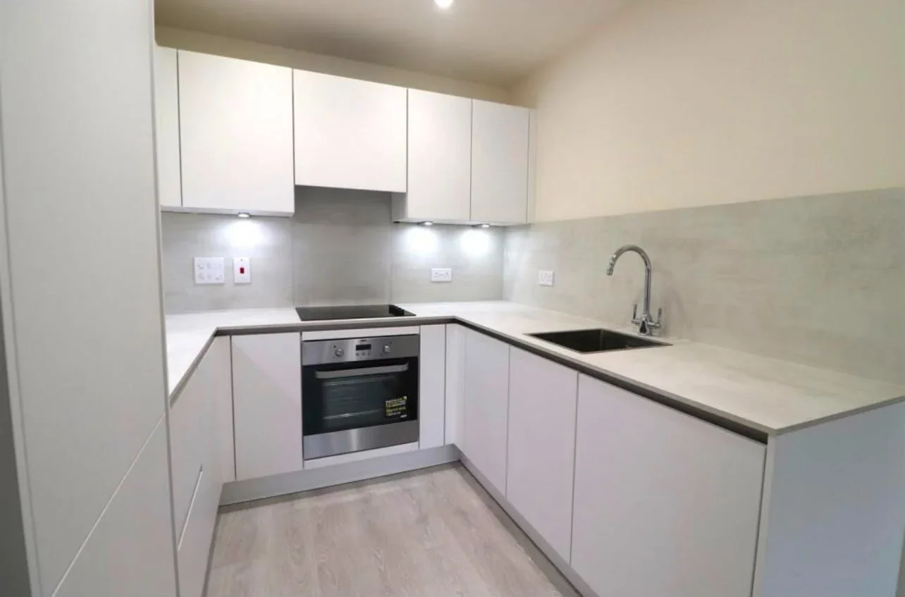 Flat Hargrave Drive in Greater London