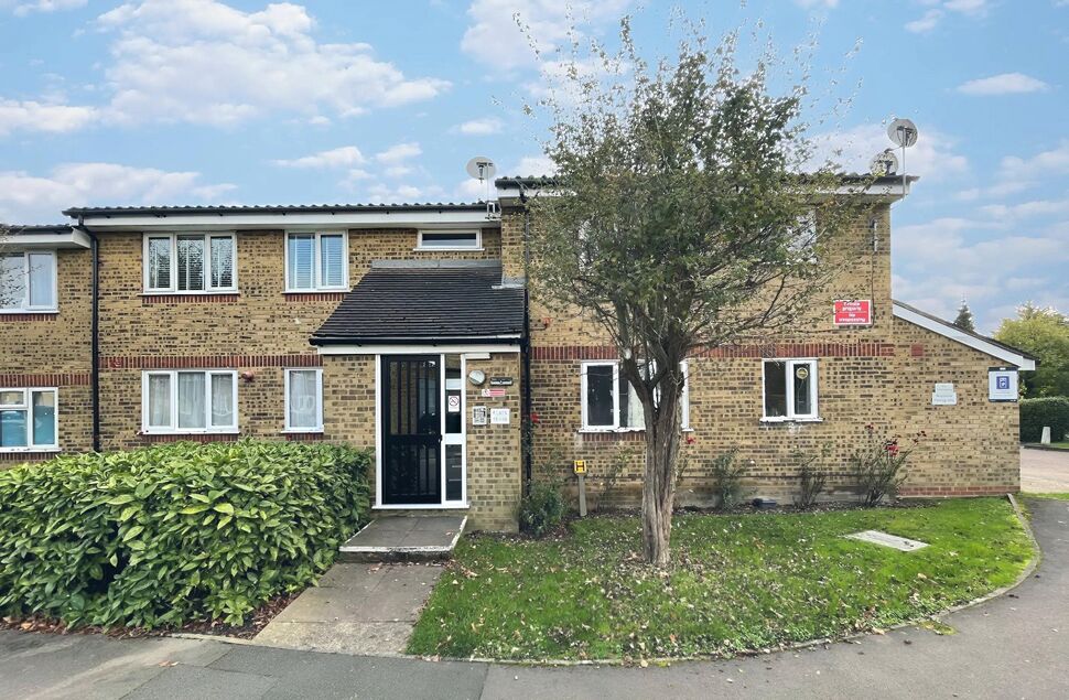 Flat Luther King Close in Greater London