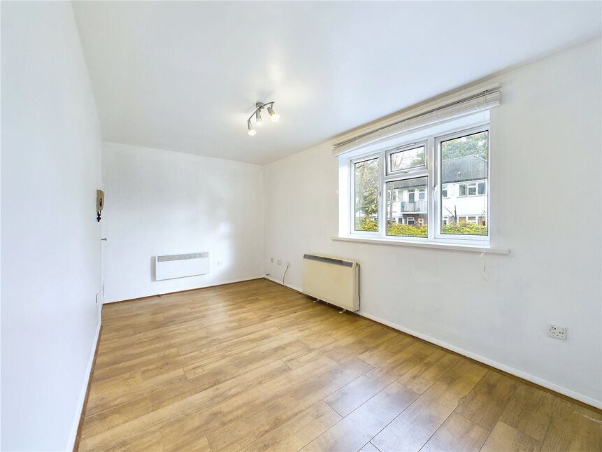 Flat Luther King Close in Greater London