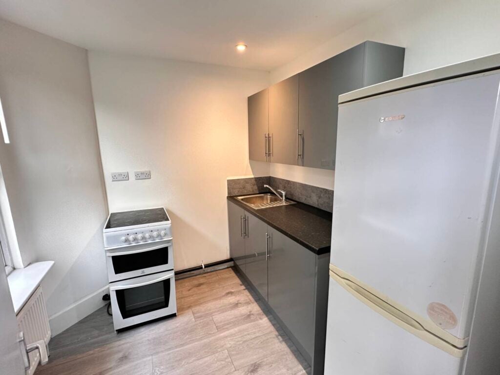 Flat Rucklidge Avenue in Greater London
