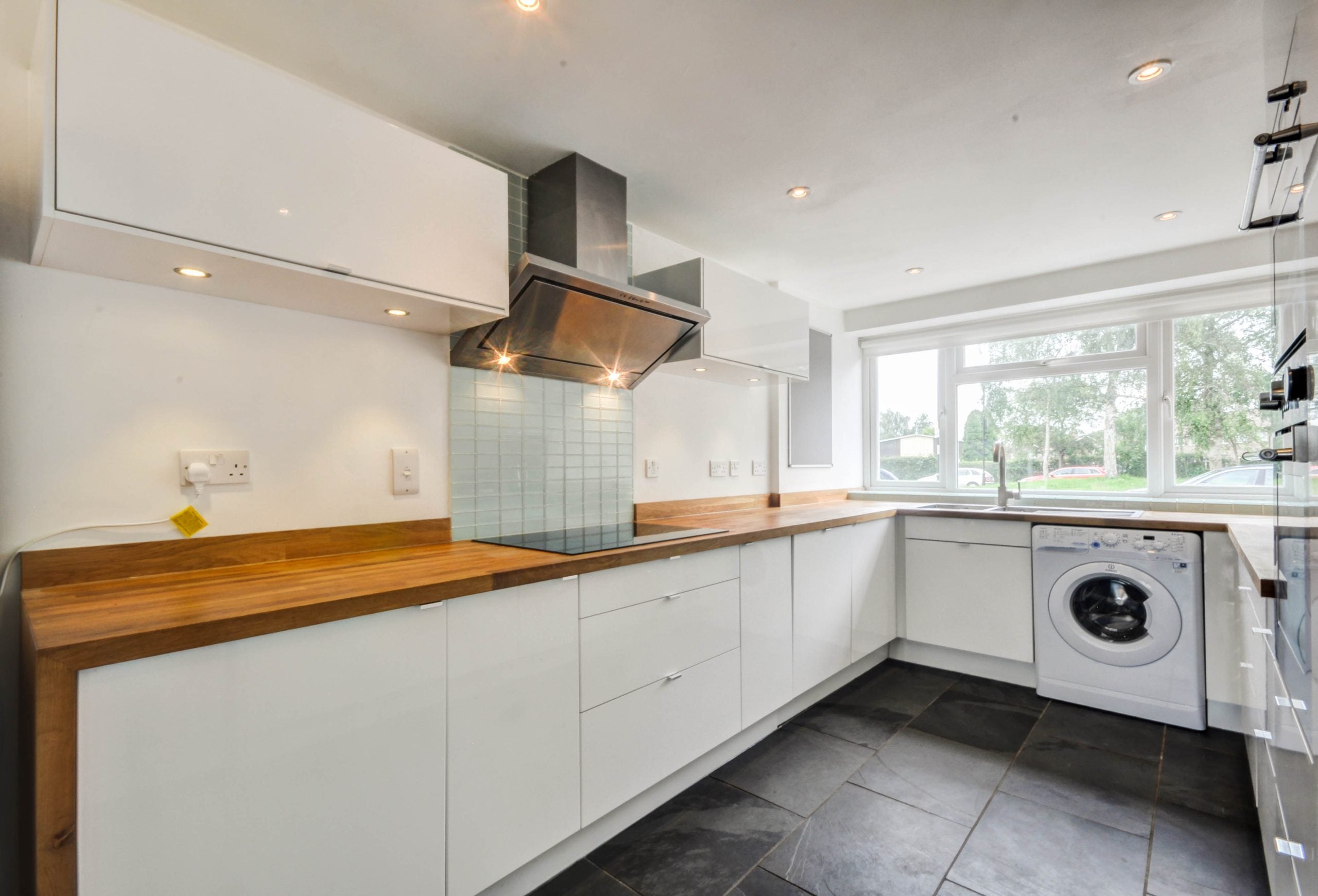 Room Ardingly Close in Crawley
