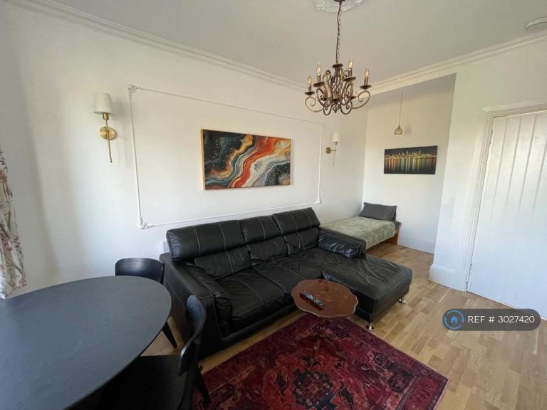 Room Plean Street in Glasgow