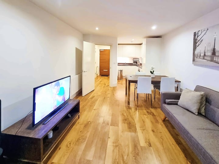 Flat Duke of Wellington Avenue in Greater London