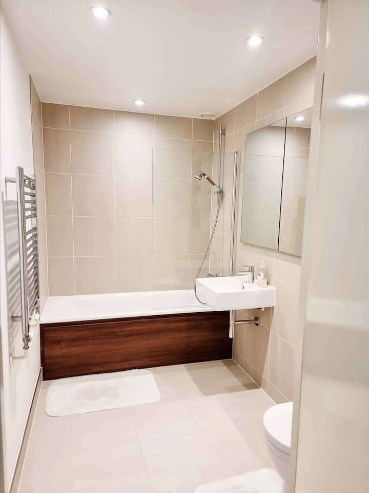 Flat Duke of Wellington Avenue in Greater London