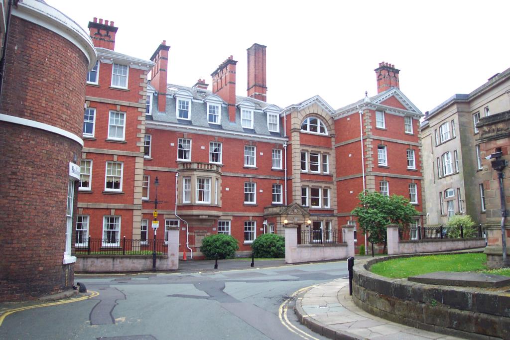 Flat Claremont Hill in Shrewsbury