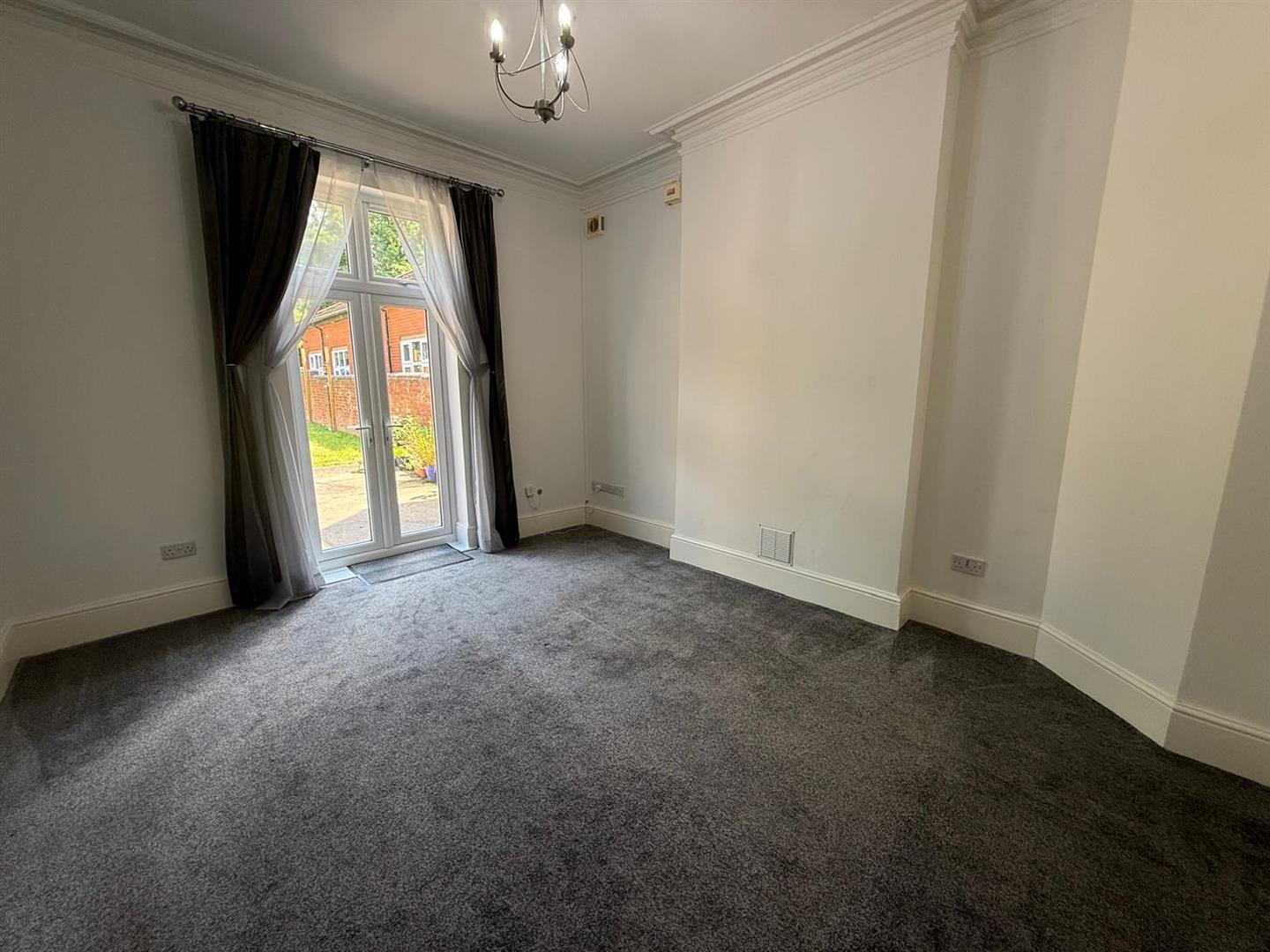 Flat Chesterfield Road South in Mansfield Woodhouse