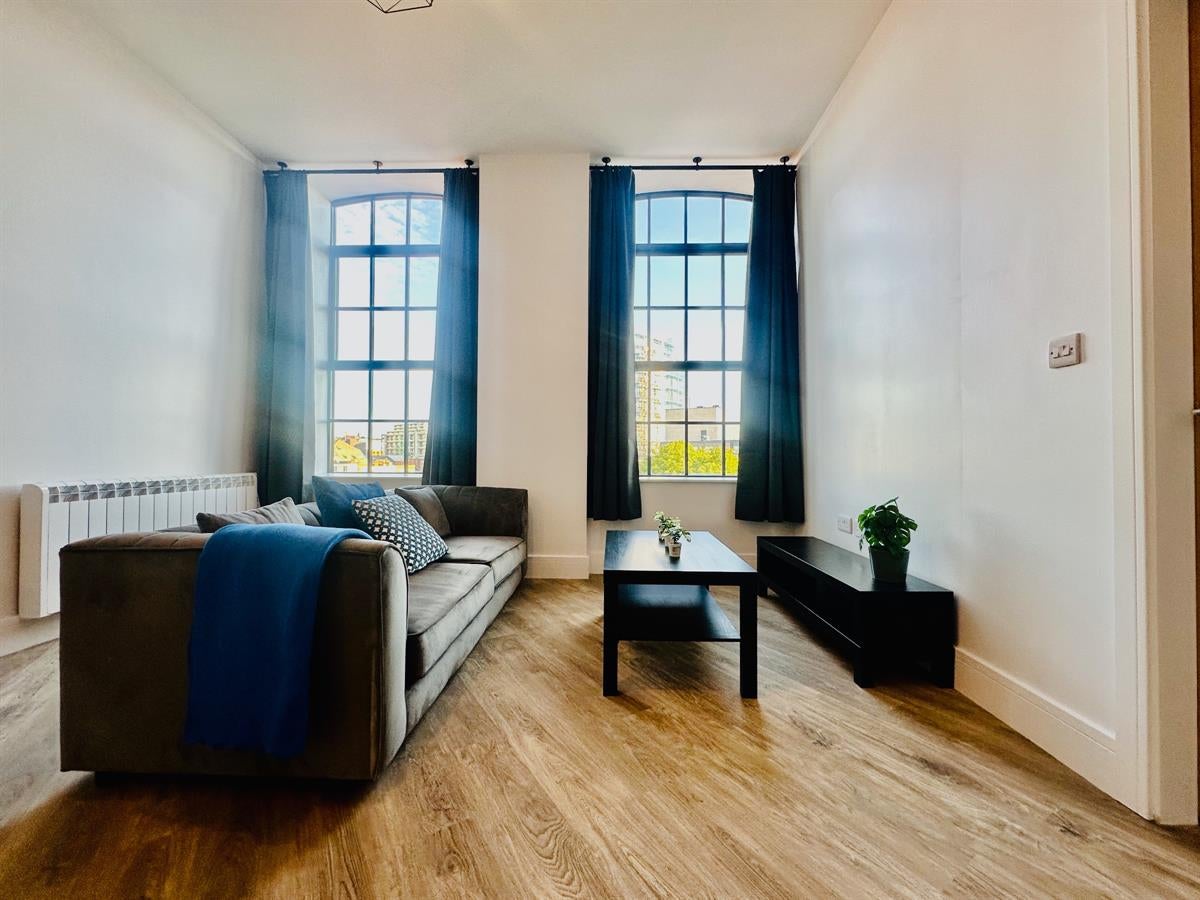 Flat Alma Close in Nottingham