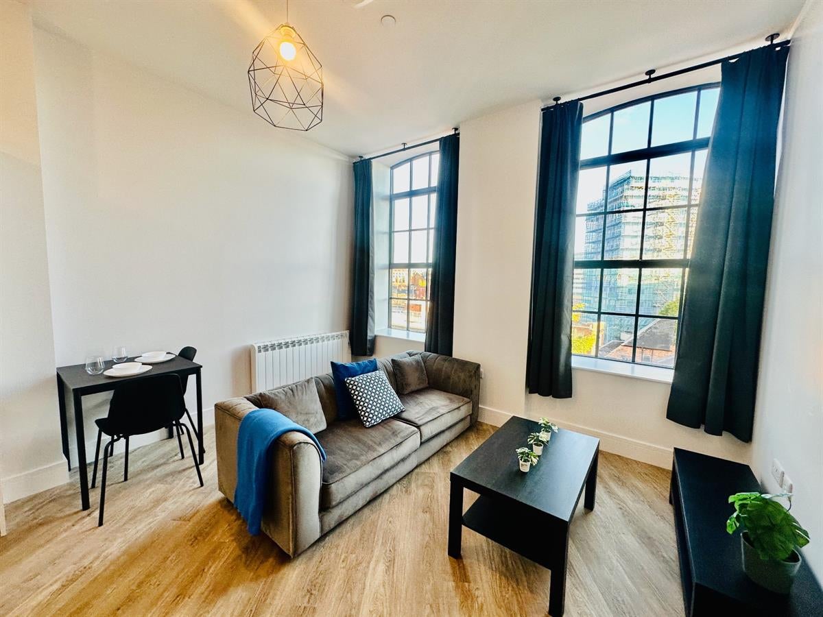 Flat Alma Close in Nottingham