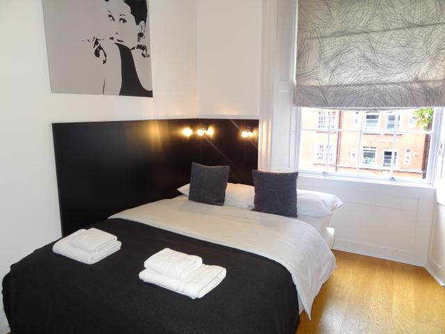 Flat Cartwright Gardens in Greater London
