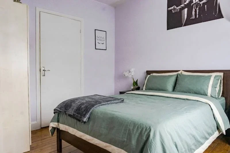 Room Coldharbour Lane in Greater London