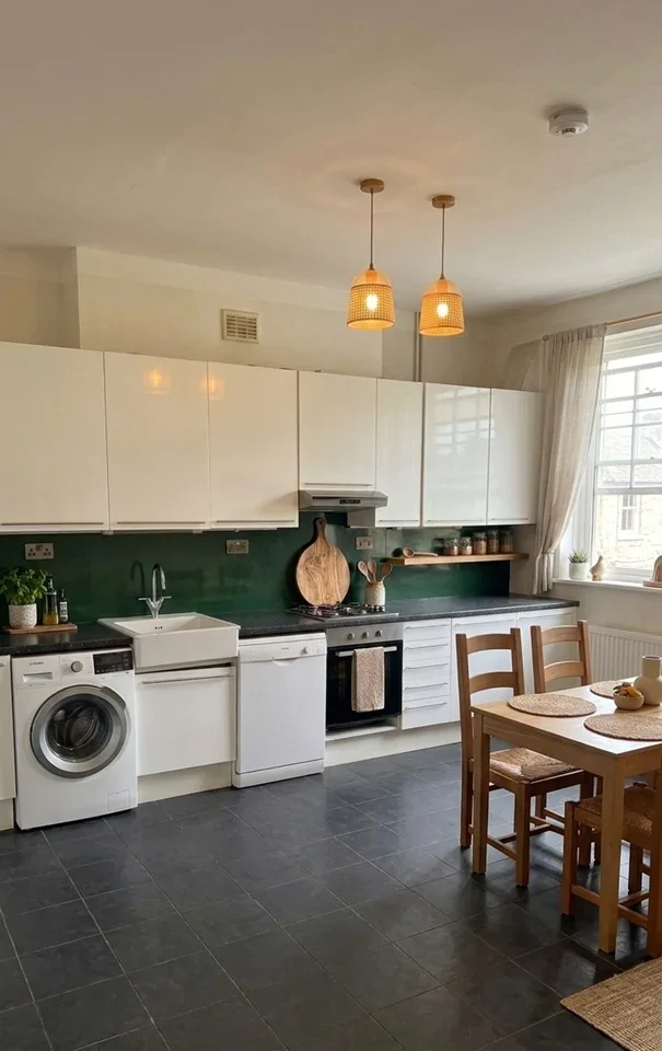 Room Coldharbour Lane in Greater London